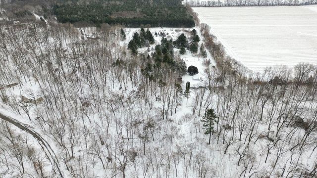 1516 Twin Springs Road, Houlton, WI 54082