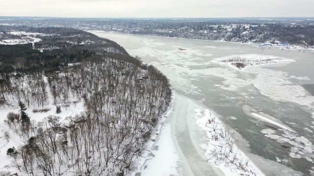 1516 Twin Springs Road, Houlton, WI 54082