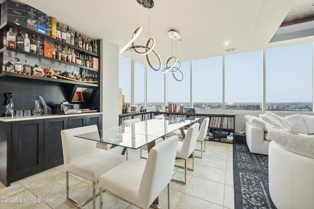 222 E Witherspoon St UNIT 1102, Louisville, KY 40202