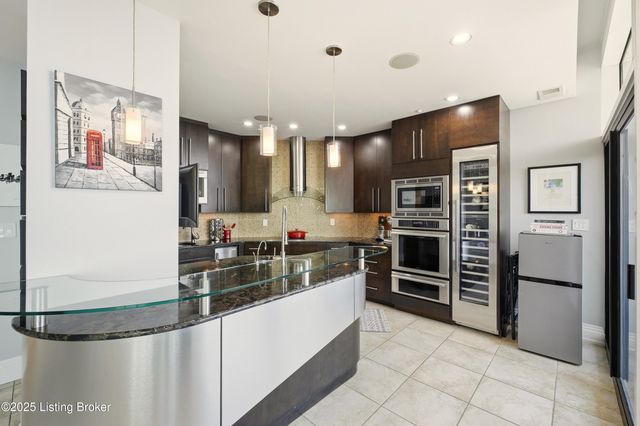 222 E Witherspoon St UNIT 1102, Louisville, KY 40202