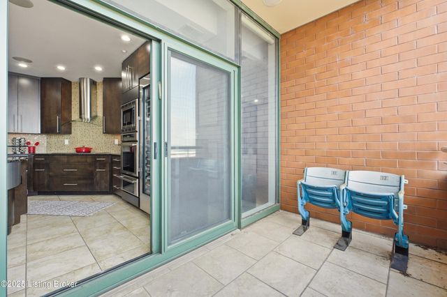 222 E Witherspoon St UNIT 1102, Louisville, KY 40202