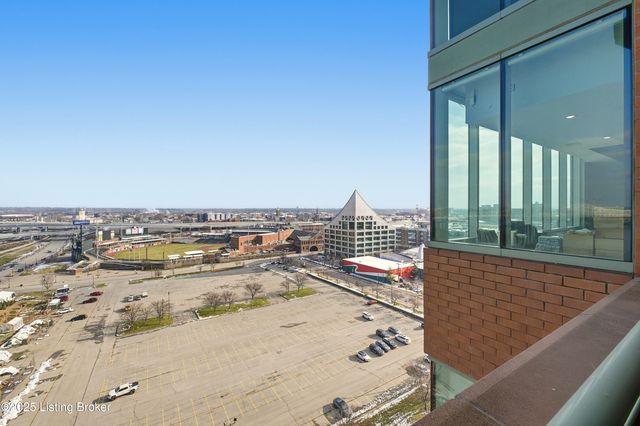 222 E Witherspoon St UNIT 1102, Louisville, KY 40202