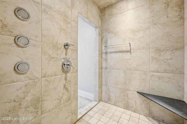 222 E Witherspoon St UNIT 1102, Louisville, KY 40202