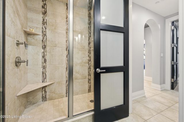 222 E Witherspoon St UNIT 1102, Louisville, KY 40202