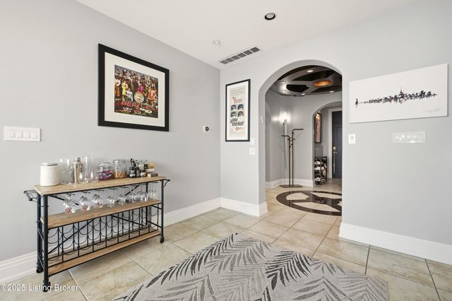 222 E Witherspoon St UNIT 1102, Louisville, KY 40202