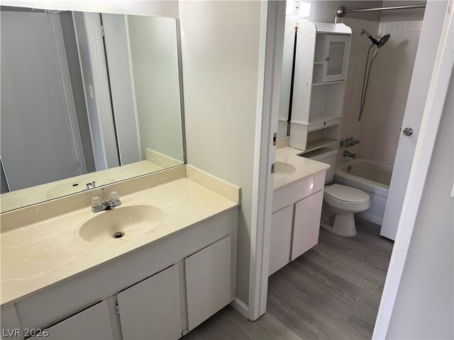 2158 East Desert Inn Road, Las Vegas, NV 89169