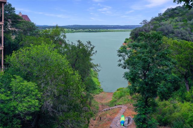106 Center Cove II LOOP, Spicewood, TX 78669