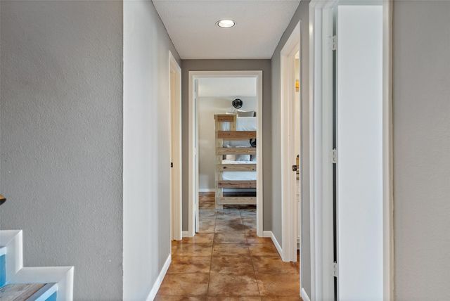 106 Center Cove II LOOP, Spicewood, TX 78669