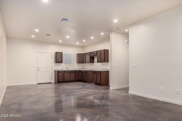 393 W SEAGOE Avenue B, Coolidge, AZ 85128