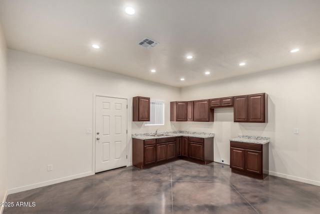 393 W SEAGOE Avenue B, Coolidge, AZ 85128