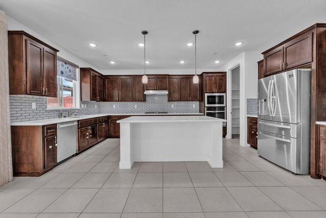 3539 Hart Dr, Folsom, CA 95630
