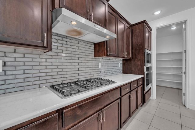 3539 Hart Dr, Folsom, CA 95630