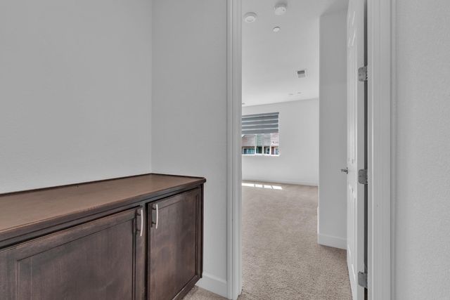 3539 Hart Dr, Folsom, CA 95630