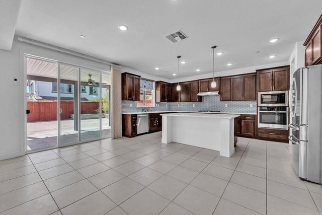 3539 Hart Dr, Folsom, CA 95630
