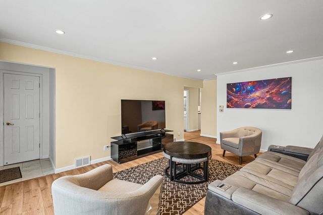 5113 W 121st Place, Alsip, IL 60803