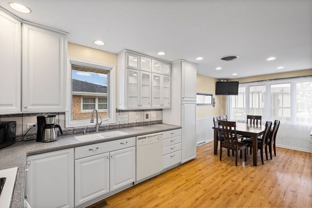 5113 W 121st Place, Alsip, IL 60803