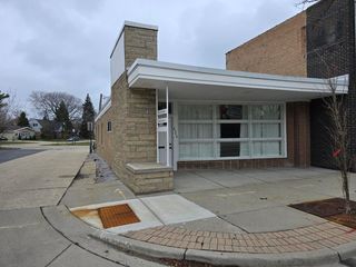 8348 Lincoln Avenue, Skokie, IL 60077