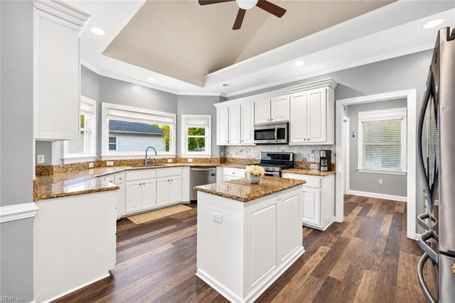 801 Keeling DR, Chesapeake, VA 23322