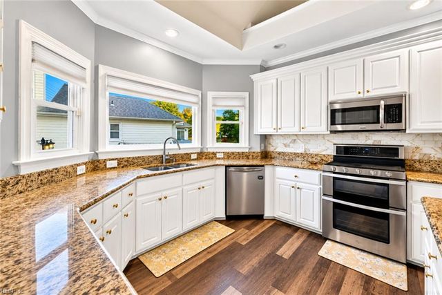 801 Keeling DR, Chesapeake, VA 23322
