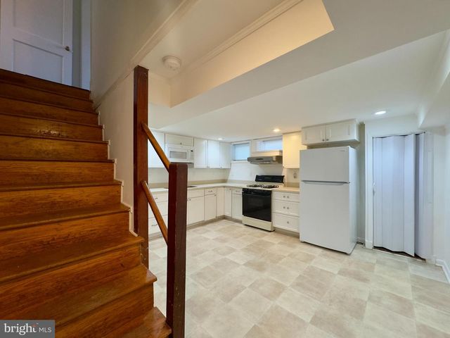 712 BETHNAL RD, Baltimore, MD 21229