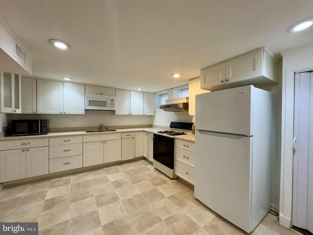 712 BETHNAL RD, Baltimore, MD 21229