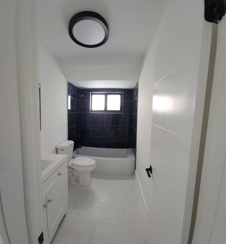 8633 N Sutton Dr, Miramar, FL 33025