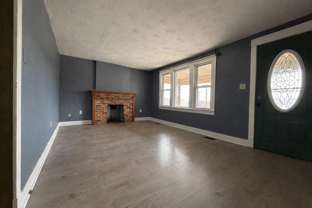 S 2031 Carpenter DR, Covington, VA 24426