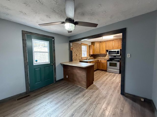 S 2031 Carpenter DR, Covington, VA 24426