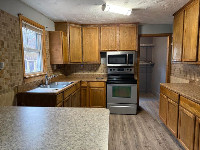 S 2031 Carpenter DR, Covington, VA 24426