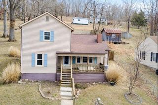 S 2031 Carpenter DR, Covington, VA 24426