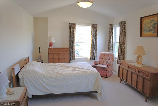 636 Tollis Pky, Broadview Heights, OH 44147