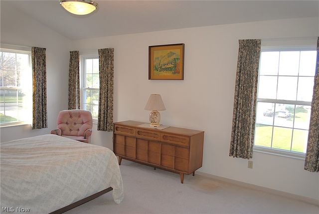 636 Tollis Pky, Broadview Heights, OH 44147