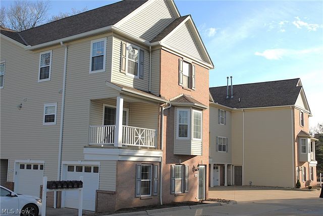 636 Tollis Pky, Broadview Heights, OH 44147