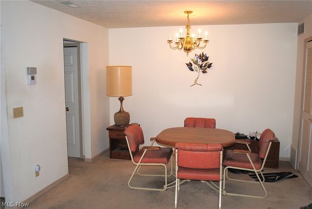 636 Tollis Pky, Broadview Heights, OH 44147