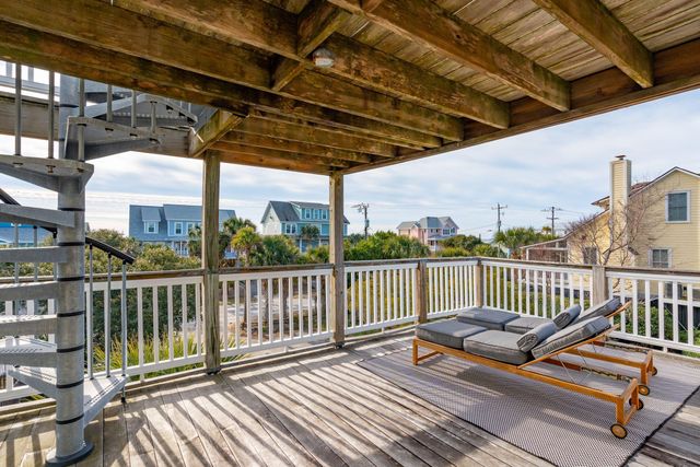 904 E Arctic Avenue, Folly Beach, SC 29439