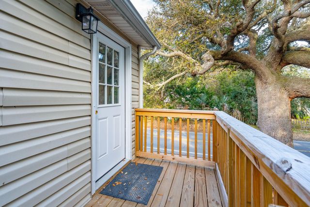 904 E Arctic Avenue, Folly Beach, SC 29439