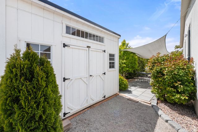 516 E FARMER ALUMNI DR, South Salt Lake, UT 84106