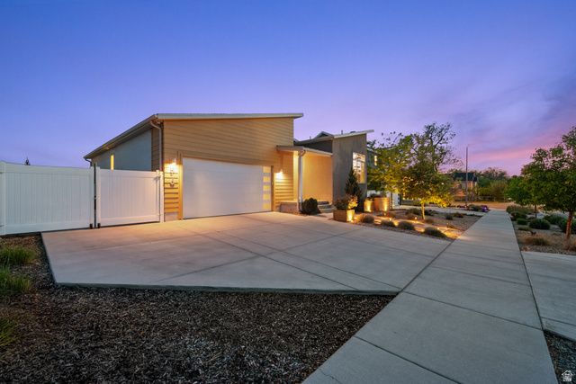 516 E FARMER ALUMNI DR, South Salt Lake, UT 84106