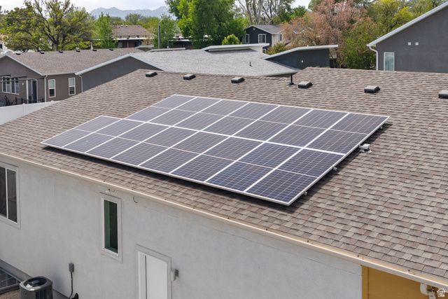 516 E FARMER ALUMNI DR, South Salt Lake, UT 84106