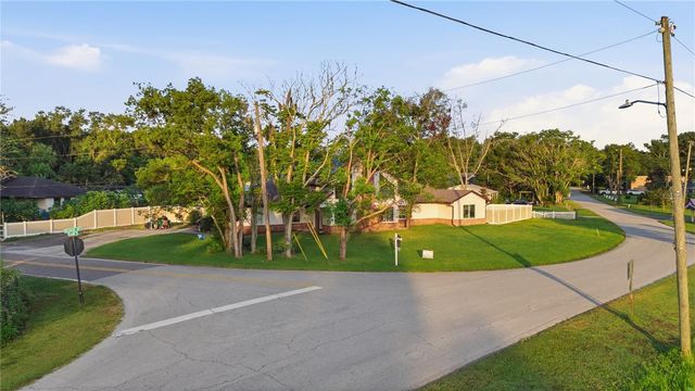 212 PLEASANT STREET, Lake Helen, FL 32744