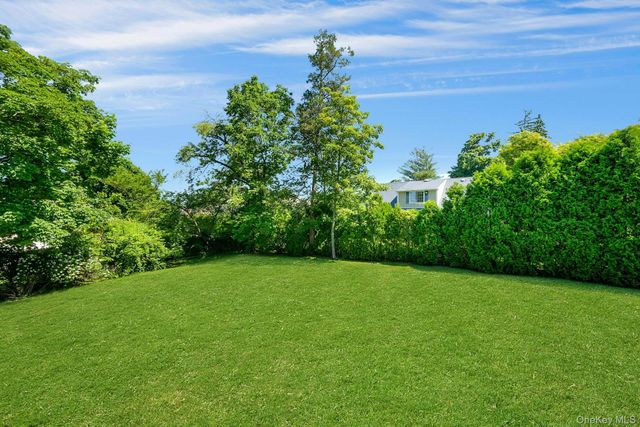 101 Windsor Oval, New Rochelle, NY 10805