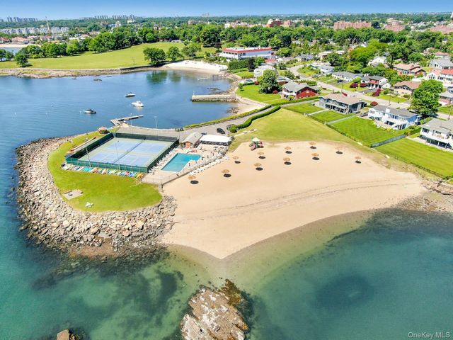 101 Windsor Oval, New Rochelle, NY 10805