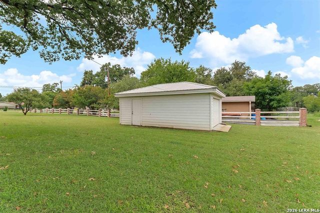 416 Highland Drive, Highland Haven, TX 78654
