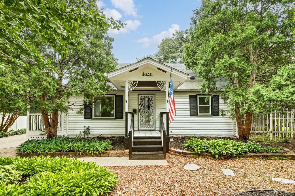 8231 Bloomington Avenue S, Bloomington, MN 55425