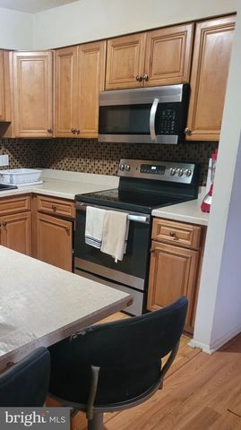 1 CHESTNUT WAY CIR, Barnegat, NJ 08005