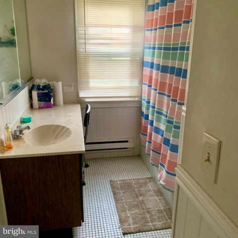 1 CHESTNUT WAY CIR, Barnegat, NJ 08005