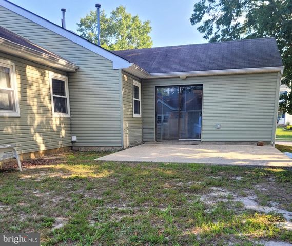 1 CHESTNUT WAY CIR, Barnegat, NJ 08005