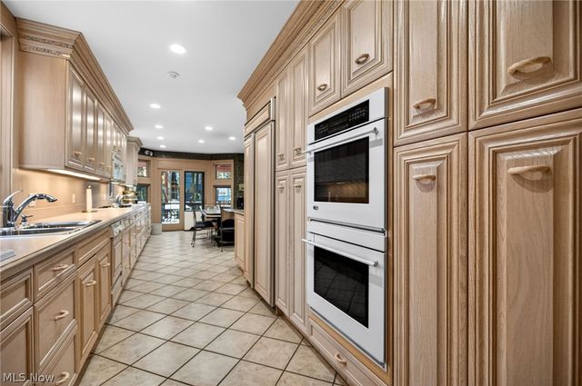 3498 Bainbridge Road, Cleveland Heights, OH 44118