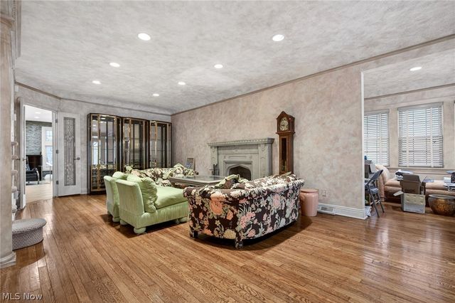 3498 Bainbridge Road, Cleveland Heights, OH 44118