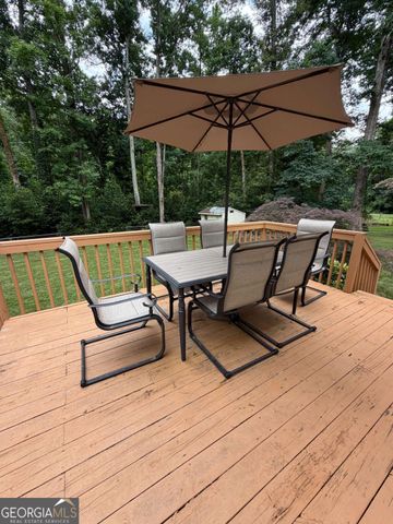 1208 Golden Circle SW, Lilburn, GA 30047